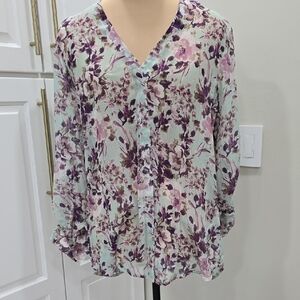 Kut from the Kloth Kaspar Textured Floral V-Neck Button Down - Purple and Mint